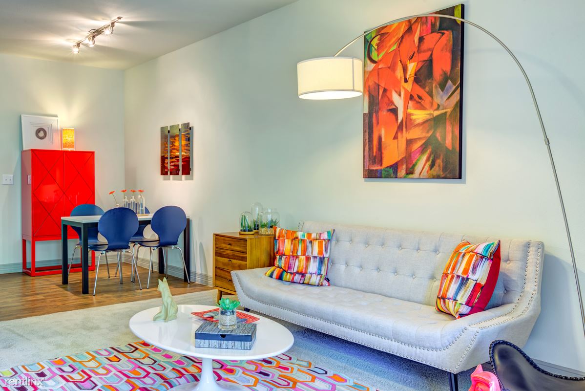 1, 2 & Rare 3 Bedrooms North of Campus