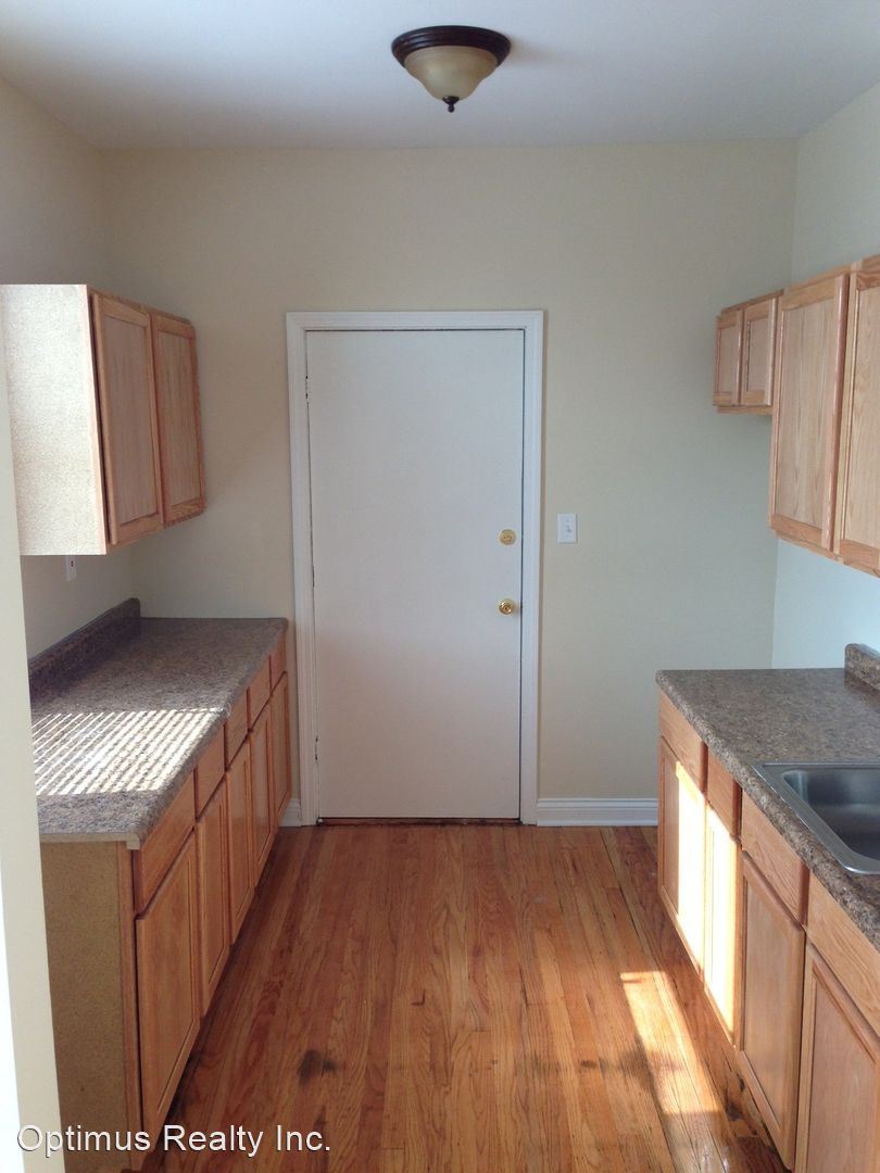 5635-37 W North Ave 1546-52 N Parkside
