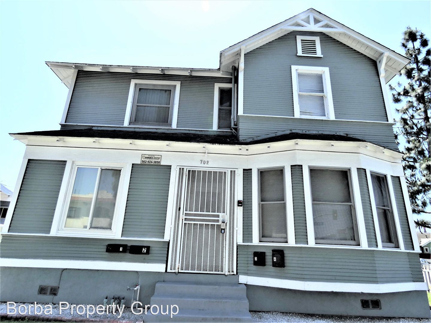 702 E 7th Street